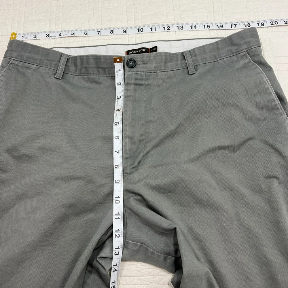 Dockers D3 Classic Fit Gray Chino Pants Mens 38x32* Flat Front Cotton *NOTE
